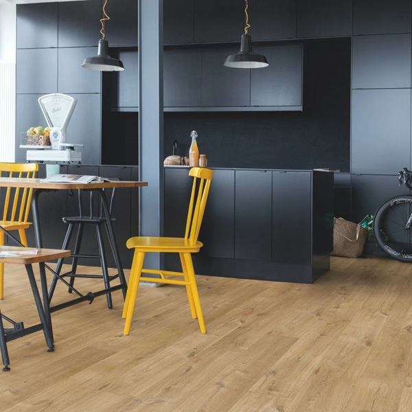 Jurado Mula Suelos Vinilo